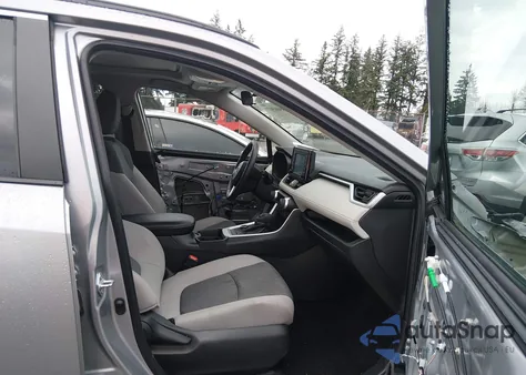 2021 Toyota Rav4 Hybrid Xle z USA, uszkodzony, nr VIN 2T3R6RFV4MW017091